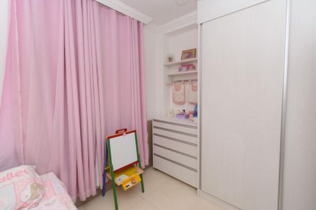 Casa à venda com 200m², 3 quartos e 3 vagas Casa à venda com 200m², 3 quartos e 3 vagasQuarto 2