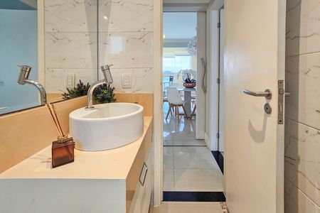 Apartamento para alugar com 196m², 2 quartos e 2 vagasBanheiro 1