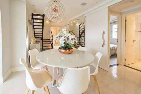 Apartamento para alugar com 196m², 2 quartos e 2 vagasSala
