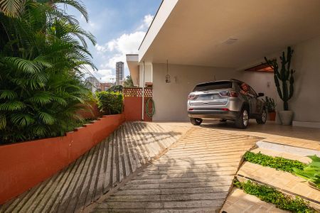 Casa à venda com 232m², 3 quartos e 4 vagasQuintal