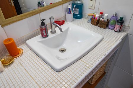 Casa à venda com 232m², 3 quartos e 4 vagasSuíte 1 - Banheiro