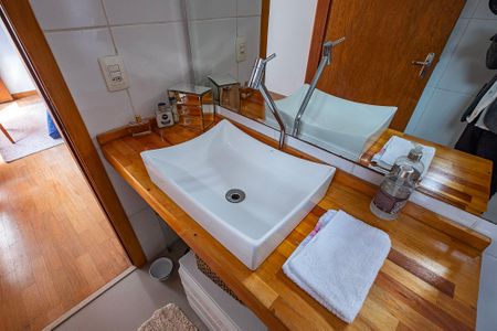 Casa à venda com 232m², 3 quartos e 4 vagasSuíte 3 - Banheiro