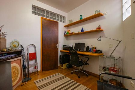 Casa à venda com 232m², 3 quartos e 4 vagasEscritório