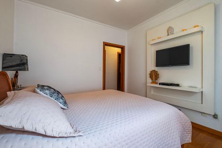 Casa à venda com 232m², 3 quartos e 4 vagasSuíte 1