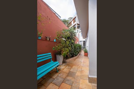 Casa à venda com 232m², 3 quartos e 4 vagasQuintal