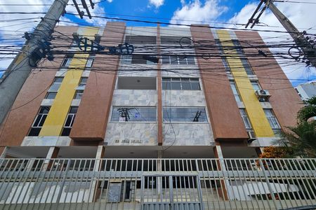 Fachada do bloco de apartamento para alugar com 3 quartos, 190m² em Pituba, Salvador