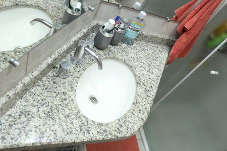 Apartamento à venda com 65m², 2 quartos e 1 vagaBanheiro da Suíte 