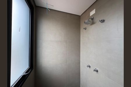 Apartamento à venda com 88m², 2 quartos e 2 vagas Apartamento à venda com 88m², 2 quartos e 2 vagasBanheiro da Suíte