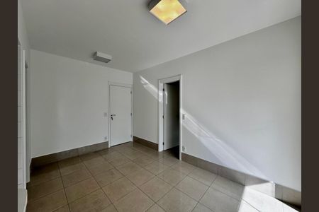 Sala de apartamento para alugar com 1 quarto, 48m² em Jardim Aeroporto, São Paulo