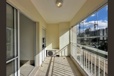 Apartamento para alugar com 48m², 1 quarto e 1 vaga Apartamento para alugar com 48m², 1 quarto e 1 vagaSacada