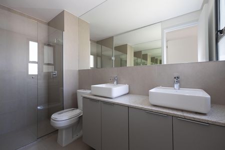 Apartamento para alugar com 82m², 2 quartos e 2 vagas Apartamento para alugar com 82m², 2 quartos e 2 vagasBanheiro da Suíte 2