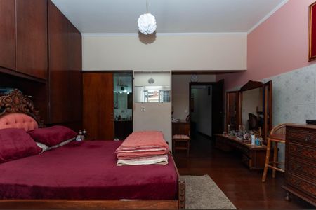 Casa de condomínio à venda com 229m², 4 quartos e 2 vagas Casa de condomínio à venda com 229m², 4 quartos e 2 vagasSuíte 1