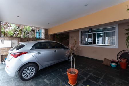 Casa de condomínio à venda com 229m², 4 quartos e 2 vagas Casa de condomínio à venda com 229m², 4 quartos e 2 vagasGaragem