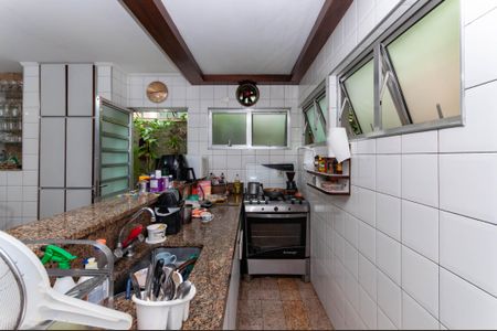 Casa de condomínio à venda com 229m², 4 quartos e 2 vagas Casa de condomínio à venda com 229m², 4 quartos e 2 vagasCozinha