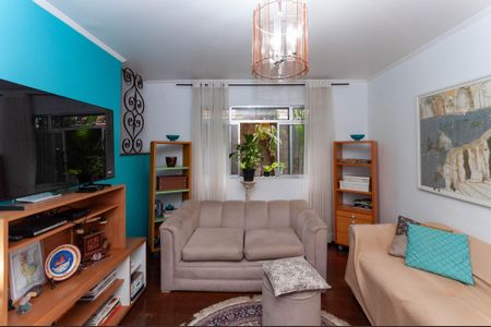 Casa de condomínio à venda com 229m², 4 quartos e 2 vagas Casa de condomínio à venda com 229m², 4 quartos e 2 vagasSala