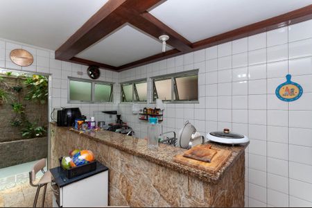 Casa de condomínio à venda com 229m², 4 quartos e 2 vagas Casa de condomínio à venda com 229m², 4 quartos e 2 vagasCozinha