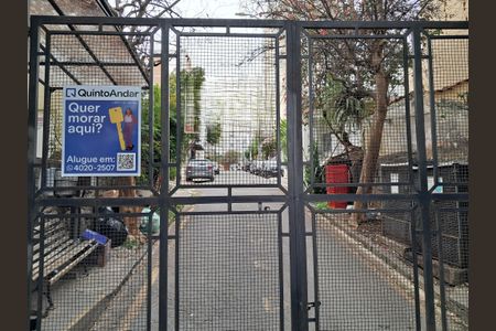 Casa de condomínio à venda com 229m², 4 quartos e 2 vagas Casa de condomínio à venda com 229m², 4 quartos e 2 vagasPlaca