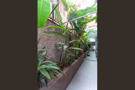 Casa de condomínio à venda com 229m², 4 quartos e 2 vagas Casa de condomínio à venda com 229m², 4 quartos e 2 vagasÁrea Externa