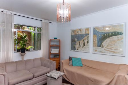 Casa de condomínio à venda com 229m², 4 quartos e 2 vagas Casa de condomínio à venda com 229m², 4 quartos e 2 vagasSala