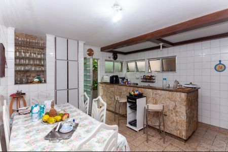 Casa de condomínio à venda com 229m², 4 quartos e 2 vagas Casa de condomínio à venda com 229m², 4 quartos e 2 vagasCozinha