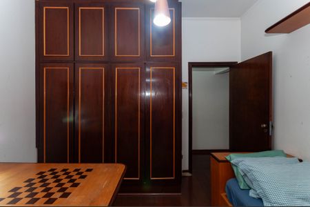 Casa de condomínio à venda com 229m², 4 quartos e 2 vagas Casa de condomínio à venda com 229m², 4 quartos e 2 vagasQuarto 1