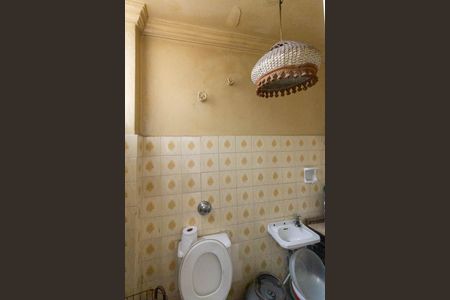 Apartamento à venda com 134m², 2 quartos e sem vaga Apartamento à venda com 134m², 2 quartos e sem vagaBanheiro de Serviço