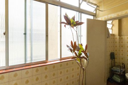 Apartamento à venda com 134m², 2 quartos e sem vaga Apartamento à venda com 134m², 2 quartos e sem vagaLavanderia