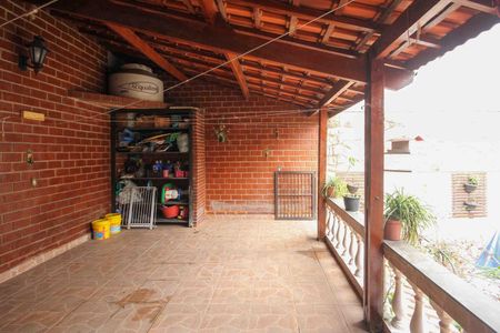 Casa à venda com 450m², 3 quartos e 3 vagas Casa à venda com 450m², 3 quartos e 3 vagasÁrea de Serviço