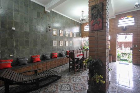 Casa à venda com 450m², 3 quartos e 3 vagas Casa à venda com 450m², 3 quartos e 3 vagasEspaço Gourmet