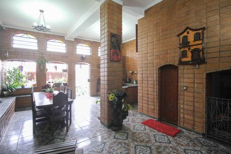 Casa à venda com 450m², 3 quartos e 3 vagas Casa à venda com 450m², 3 quartos e 3 vagasEspaço Gourmet