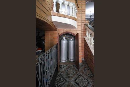 Casa à venda com 450m², 3 quartos e 3 vagas Casa à venda com 450m², 3 quartos e 3 vagasEspaço Gourmet