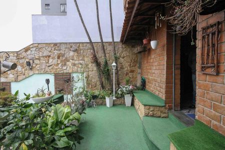 Casa à venda com 450m², 3 quartos e 3 vagas Casa à venda com 450m², 3 quartos e 3 vagasQuintal