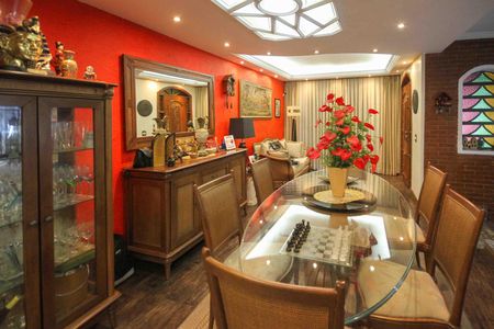 Casa à venda com 450m², 3 quartos e 3 vagas Casa à venda com 450m², 3 quartos e 3 vagasSala de Jantar