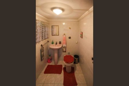 Casa à venda com 450m², 3 quartos e 3 vagas Casa à venda com 450m², 3 quartos e 3 vagasBanheiro do espaço Gourmet