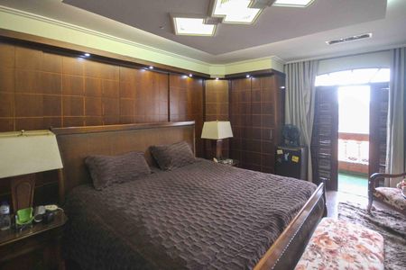 Casa à venda com 450m², 3 quartos e 3 vagas Casa à venda com 450m², 3 quartos e 3 vagasSuíte