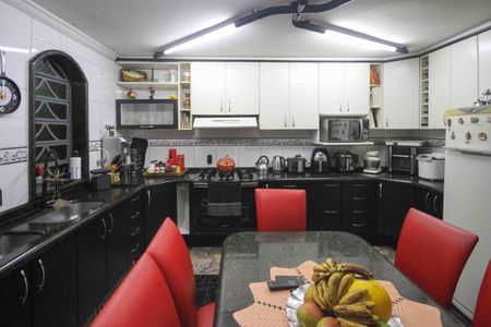 Casa à venda com 450m², 3 quartos e 3 vagas Casa à venda com 450m², 3 quartos e 3 vagasCozinha