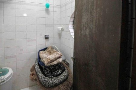 Casa à venda com 450m², 3 quartos e 3 vagas Casa à venda com 450m², 3 quartos e 3 vagasBanheiro da Edícula