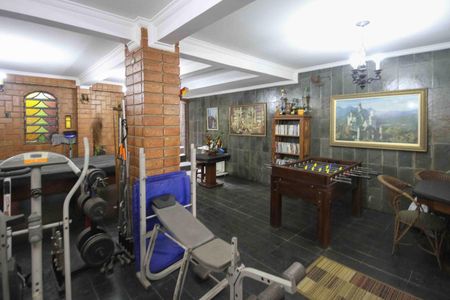 Casa à venda com 450m², 3 quartos e 3 vagas Casa à venda com 450m², 3 quartos e 3 vagasÁrea comum - Salão de festas