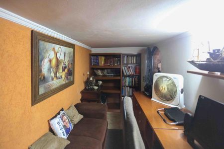 Casa à venda com 450m², 3 quartos e 3 vagas Casa à venda com 450m², 3 quartos e 3 vagasEscritório