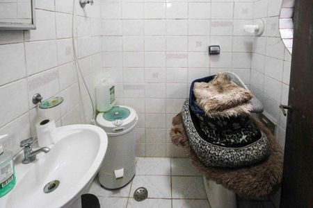 Casa à venda com 450m², 3 quartos e 3 vagas Casa à venda com 450m², 3 quartos e 3 vagasBanheiro da Edícula