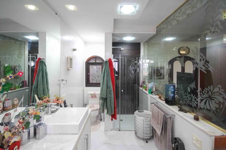 Casa à venda com 450m², 3 quartos e 3 vagas Casa à venda com 450m², 3 quartos e 3 vagasBanheiro da Suíte