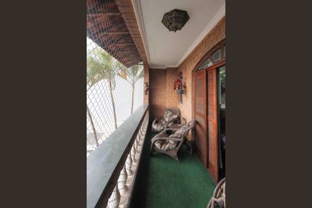 Casa à venda com 450m², 3 quartos e 3 vagas Casa à venda com 450m², 3 quartos e 3 vagasVaranda da Suíte