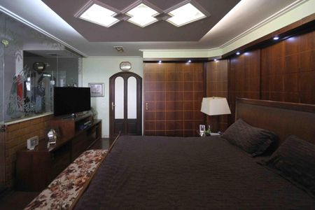 Casa à venda com 450m², 3 quartos e 3 vagas Casa à venda com 450m², 3 quartos e 3 vagasSuíte