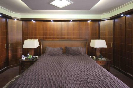 Casa à venda com 450m², 3 quartos e 3 vagas Casa à venda com 450m², 3 quartos e 3 vagasSuíte