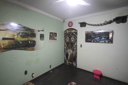 Casa à venda com 450m², 3 quartos e 3 vagas Casa à venda com 450m², 3 quartos e 3 vagasQuarto 2