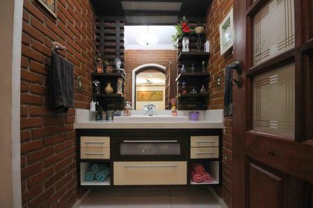 Casa à venda com 450m², 3 quartos e 3 vagas Casa à venda com 450m², 3 quartos e 3 vagasLavabo