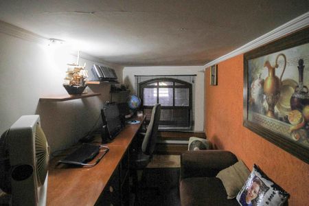 Casa à venda com 450m², 3 quartos e 3 vagas Casa à venda com 450m², 3 quartos e 3 vagasEscritório