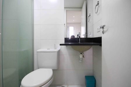 Banheiro de apartamento para alugar com 1 quarto, 35m² em Vila Tolstoi, São Paulo