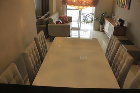 Apartamento à venda com 75m², 3 quartos e 2 vagasSala de jantar