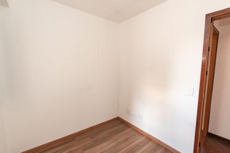 Apartamento à venda com 161m², 4 quartos e 3 vagasQuarto 2